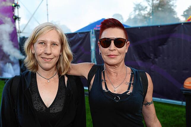 Bild 12: Konstanz: Wummernde Bässe, lässige Outfits und eine gute Zeit: Festival startet im Bodensee-Stadion