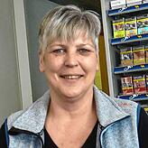 Tina Hörth ist Mitarbeiterin der Tankstelle bft im Deggenhausertal. Sie bekommt die unterschiedlichen Reaktionen der Autofahrer mit.