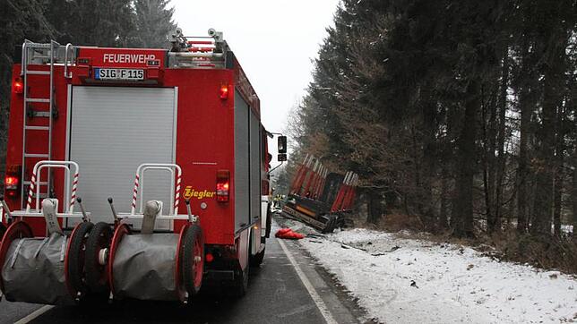 Bild : 63-Jähriger stirbt bei Kollision mit Lastwagen bei Krauchenwies