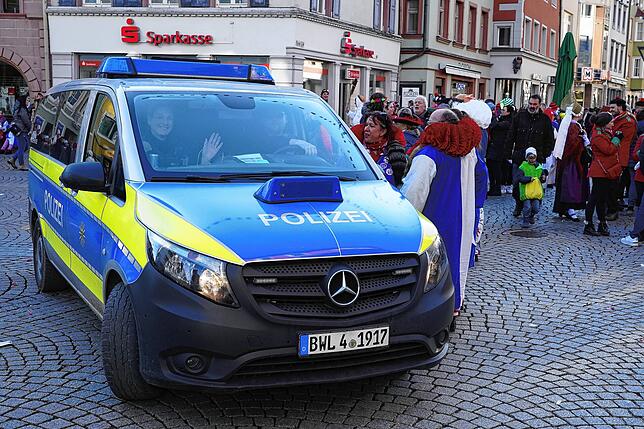 Bild 2: Am Schluss da kommen die Glonkis: Pure Fasnetsstimmung im Städtle