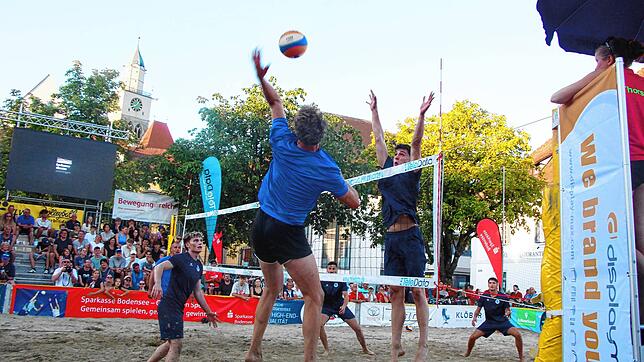 Viele spannende Szenen gab es während der Stadtmeisterschaft im Beachvolleyball bei den Beach Days auf dem Landungsplatz zu sehen.
