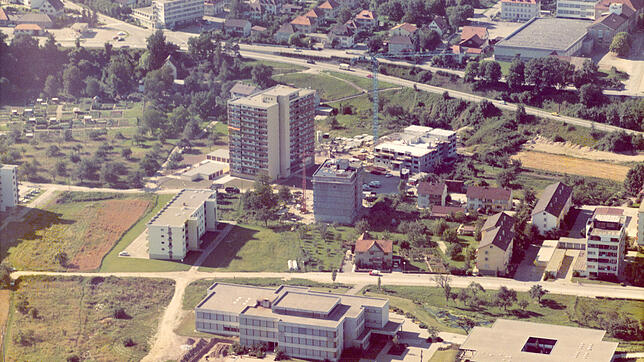 1973 wurde das bis heute höchste Gebäude der Stadt Waldshut-Tiengen fertig gestellt. Geplant war noch ein weiteres Hochhaus, das aber ...