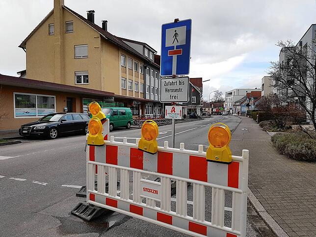 Bild 1: Umsatzeinbruch bei Händlern in der Fürstenbergstraße: &bdquo;Wir sind da &ndash; trotz Baustelle!&ldquo;