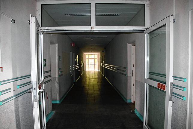 Einst erfüllte Kinderlachen die Gänge des Collège Robert Schumann, das auch über eine Bibliothek verfügte und im untersten ...