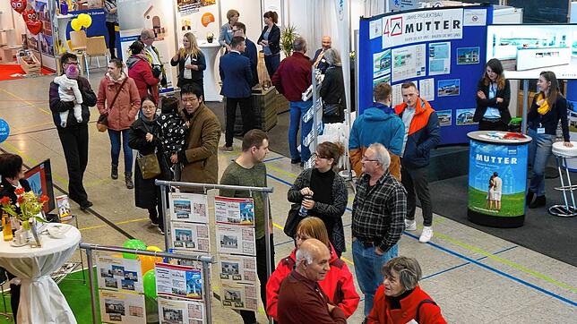 Auch 2022 waren Tausende Besucher an der Immo-Immobilienmesse in der Tiengener Stadthalle.