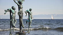 Lange vor dem Dreißigjährigen Krieg, im Jahr 1577, wurde diese bronzene Kreuzigungsgruppe vermutlich in Konstanz gegossen. Später ...