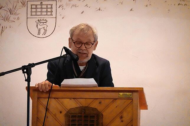 Hubert Stekeler berichtet über Begebenheiten und lustige Geschichten aus den Anfängen und von der Entwicklung des Kirchenchores.
