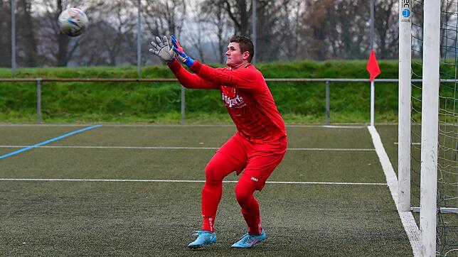 Magnet im Handschuh: Matthias Kaiser – hier ein Archivfoto – hielt beim 0:0 der SG Weilheim/Gurtweil beim SV Unteralpfen seinen Kasten ...
