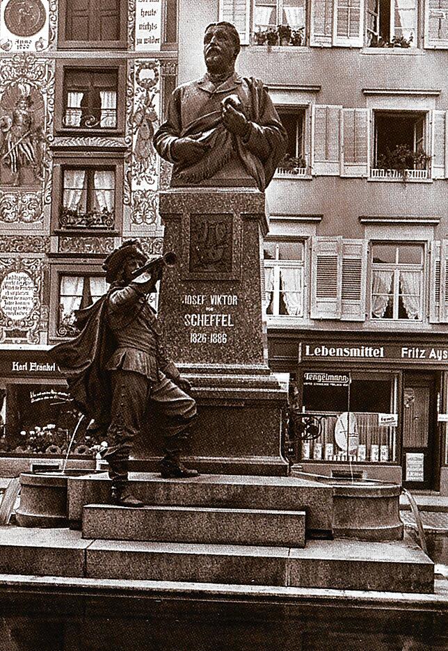 Scheffeldenkmal: Vierzig Jahre lang stand das Scheffeldenkmal auf dem Münsterplatz. Im Jahre 1941 fiel es als Metallspende für ...