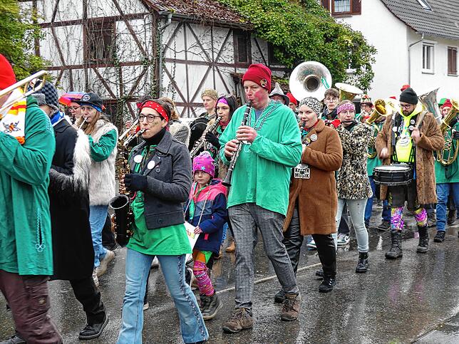 Bild 13: Rathaussturm in Ahausen: Die beeindruckendsten Bilder des Fasnacht-Spektakels in 2025