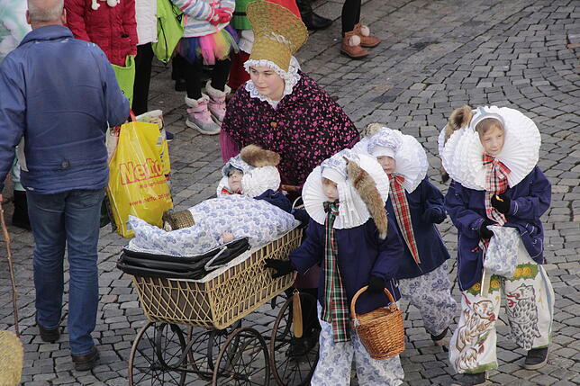 Bild 25: Bilder vom großen Kinderumzug in VS-Villingen am Schmotzigen &ndash; Teil 1