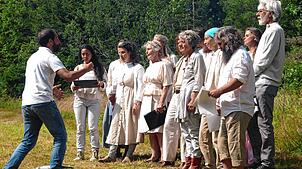 Der Dachs-Chor unter Leitung von José Salinas bringt Lieder unterschiedlicher Stile, Epochen und Sprachen zur Aufführung.
