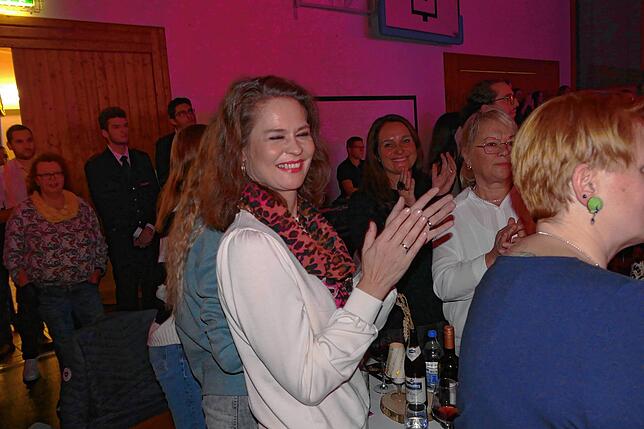Bild 6: Buäbä & Maidli begeistern während dem 24. Showkonzert der Feuerwehrkapelle Pfohren das Publikum