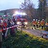 Zuschauer verfolgen gespannt das Übungsszenario.