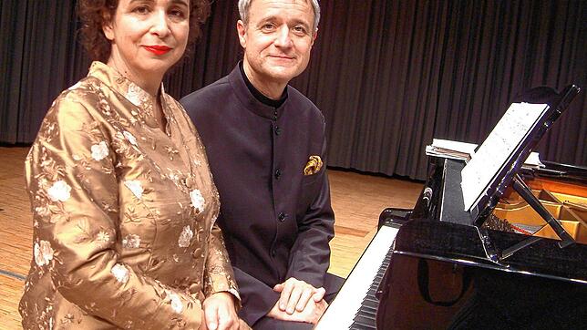 Für Sternstunden der Klaviermusik in der langen Geschichte der Bad Säckinger Kammermusik-Abende sorgte das Duo Yaara Tal und Andreas ...