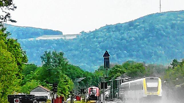 Die Gleisbauarbeiten in Lauchringen sind beendet. Weil durch den neuen Schotter viel Staub aufgewirbelt wird, fahren die Züge dort ...