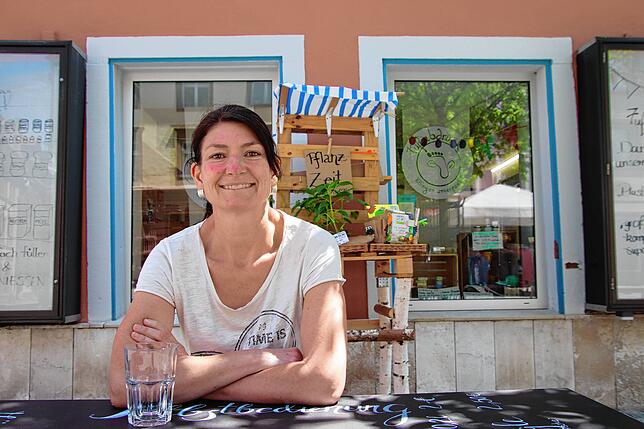 Silke Lopes vor ihrem Unverpacktladen in Villingen. Vor drei Jahren hat sie sich mit dem Geschäft selbstständig gemacht.