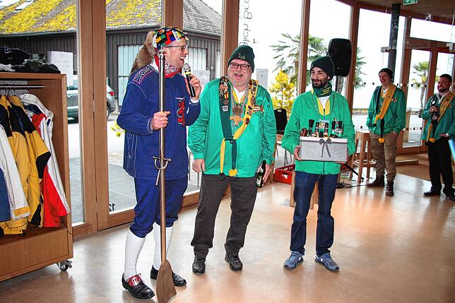 Bild 3: Mit purer Muskelkraft zur Mainau