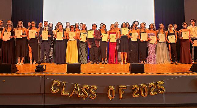 Bild 1: Große Feier: Der Abiball des sozialwissenschaftlichen Gymnasiums Bad Säckingen