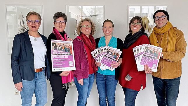 Die Organisatoren der Veranstaltung (von links): Christine Derschka (Bildungszentrum Singen), Petra Martin-Schweizer ...