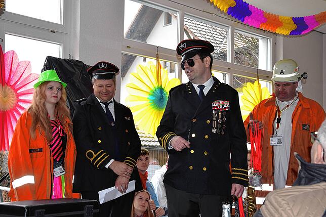 Bild 19: Bilder vom Weilheimer Narrengericht: Fasnet in voller Farbenpracht erleben
