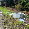 Der geplünderte Tresor aus dem Kranz wird etwas später im Wald gefunden. Jetzt ist die Polizei auf der Suche nach Zeugen.