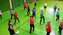Die Sporthalle – hier eine Gruppe in Aktion beim kürzlich veranstalteten Seniorentag mit Schnupperkursen – soll 2025 mit sparsamen und ...