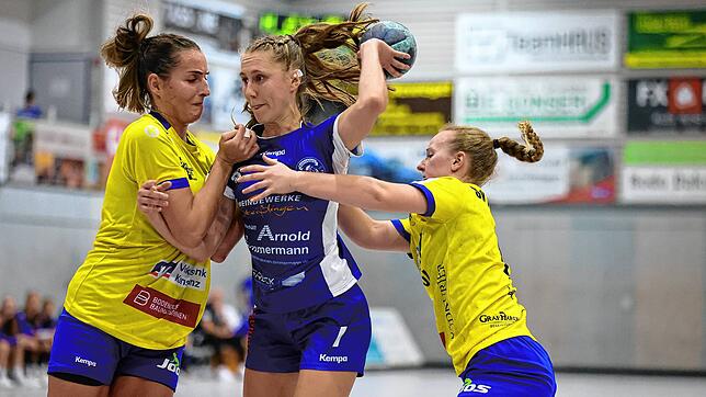 Zeit für Wiedergutmachung: Am Samstag empfängt der SV Allensbach (links Kyra Teixeira da Silva, rechts Katharina Bok) den TuS ...