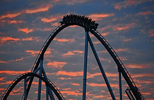 Sonnenuntergangsstimmung im Europapark: Am Nachmittag nach dem Zwischenfall lief die Bahn nach dem Zwischenfall wieder, wie ein Sprecher ...