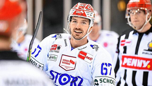 Die Schwenninger Wild Wings hatten gut lachen bei ihrem Auswärtsspiel in Straubing. Im Bild freut sich Tomas Zaborsky, der Torschütze ...