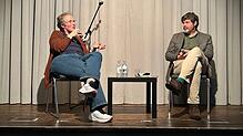Ute Scholz und Clemens Tangerding im Gespräch über dessen Buch „Rückkehr nach Rottendorf“. Foto: Ina Klitz