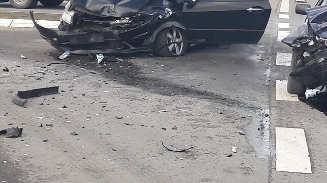 An den beiden Fahrzeugen entstand durch den Zusammenprall erheblicher Schaden.