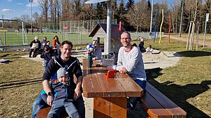Sven Kümpers (links) mit Sohn Finn aus Donaueschingen sowie Kevin Metzger (rechts) mit Sohn Hannes aus Allmendshofen finden den ...