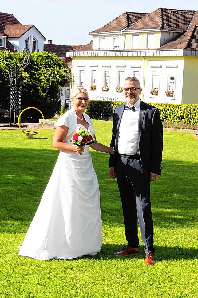 Sandra und Holger Siebert aus Tiengen zählen zu den Paaren, die ihre Hochzeit im März wegen der Corona-Krise verschieben mussten. Mit ...