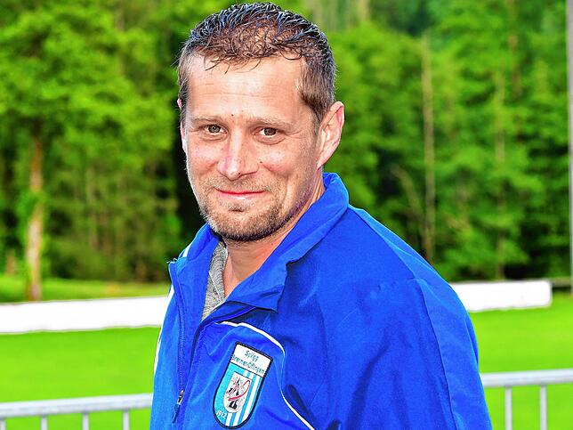 Vorsitzender Sammy Lemke-Maier (39) von der Spvgg. Brennet-Öflingen: „Ich entdecke in diesem Schritt zur Gemeinsamkeit ...