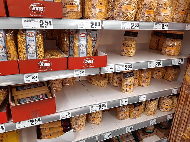 Nudeln eignen sich gut zur Bevorratung, weil sie lange haltbar sind.
