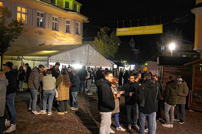 Bild 18: Jubiläums-Herbstfest beginnt mit SWR3-Party auf dem Rathausplatz