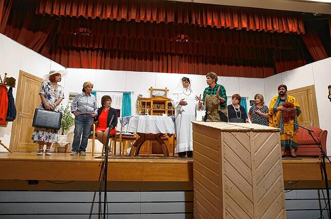 Bild 6: Die Premiere von „Der ledige Bauplatz“ – Ein vergnüglicher Theaterabend in Tiengen