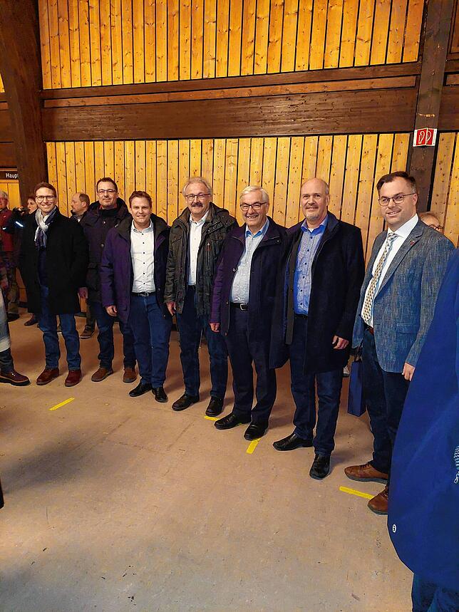 Bild 19: So feiert Mike Biehler seinen Wahlsieg in Görwihl