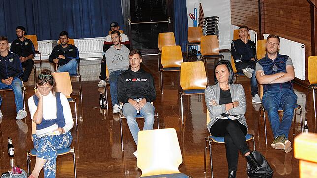 Jahresversammlung des FC Schwandorf/Worndorf/Neuhausen nach den Corona-bedingten Hygienevorschriften im Bürgersaal Worndorf.