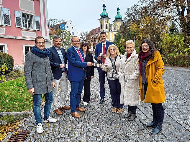 Die Organisatoren und Mitmacher freuen sich auf das gute Gelingen des Adventmarktes: Andreas Haller, Günther Winterhalter, Severin Graf, ...