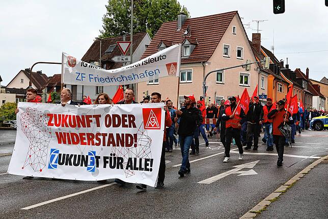 Bild 2: ZF Friedrichshafen: Bilder vom Protestmarsch gegen den Stellenabbau
