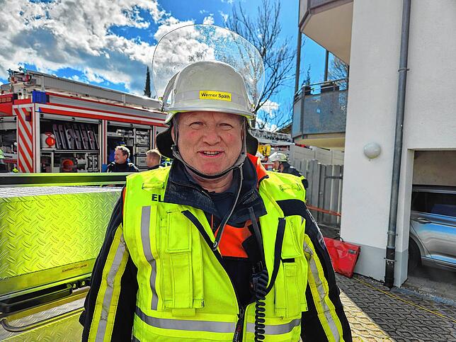 Der Einsatzleiter der Häfler Feuerwehr, Werner Späth.