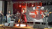 Die Rockband Back Jack aus Clisson spielt an der Rocknacht des Motorradclubs Wildsäu als Vorgruppe der Rockband No Way und heizt die ...