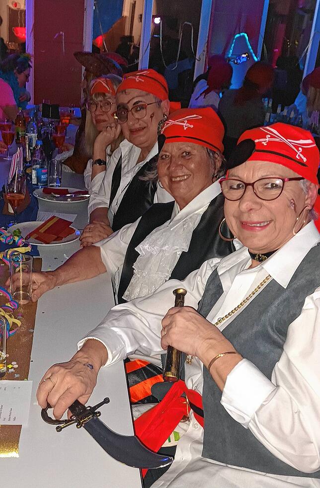 Bild 31: Waldshut: Frauen feiern ausgelassen bei der unvergesslichen Frauenfasnacht – Bilder hier!