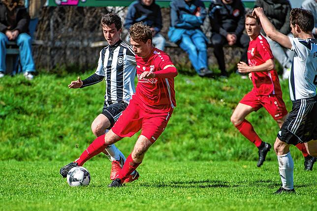 Bild 11: Spvgg. Wutöschingen gewinnt beim FC Grießen mit 3:1 &ndash; und wir haben Bilder!
