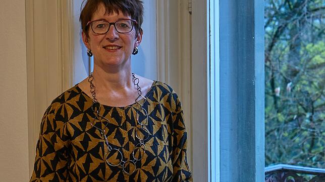 In einem Haus mit Geschichte: Die Stadtarchivarin Eveline Klein präsentierte die wechselhafte Geschichte der Villa Berberich.