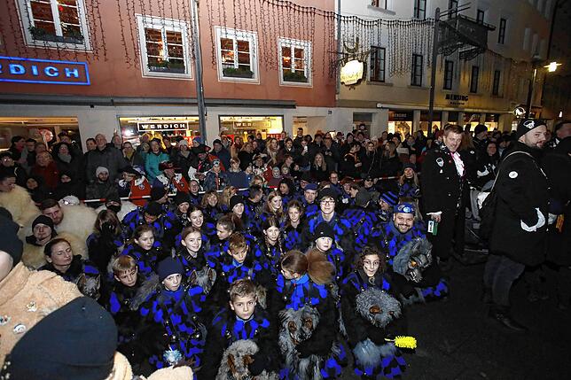 Bild 6: Jetzt geht‘s richtig los! Fotos vom Ausrufen der Konstanzer Fasnacht auf der Marktstätte