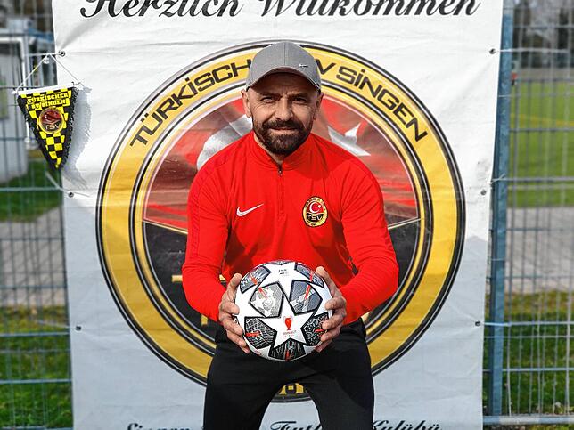 Sükrü Özcan.