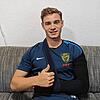 Sven Widmann, Spieler der SpVgg F.A.L., einen Tag nach dem Spiel beim FC Gutmadingen, in welchem er sich die Schulter ausgekugelt hat.